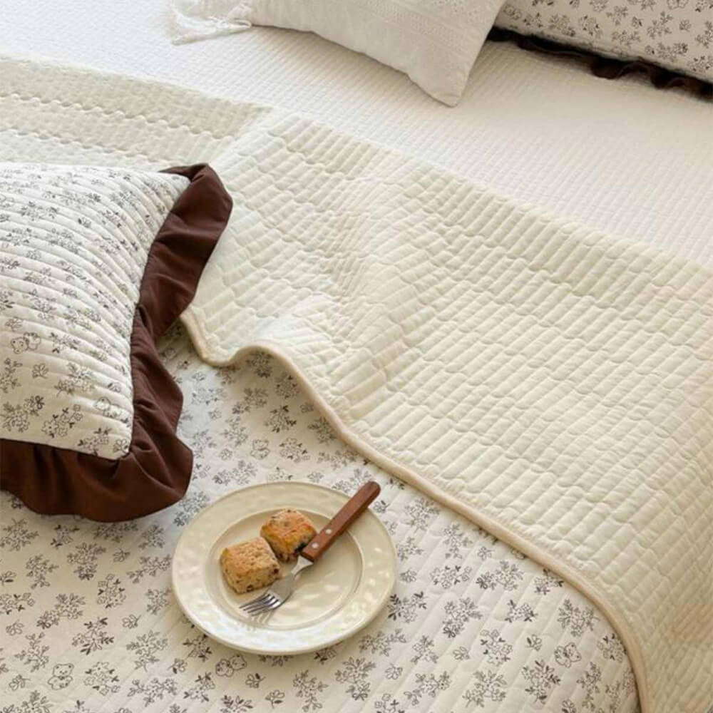 All-Season Fresh Floral Pattern Quilted Cotton Bedspread Set