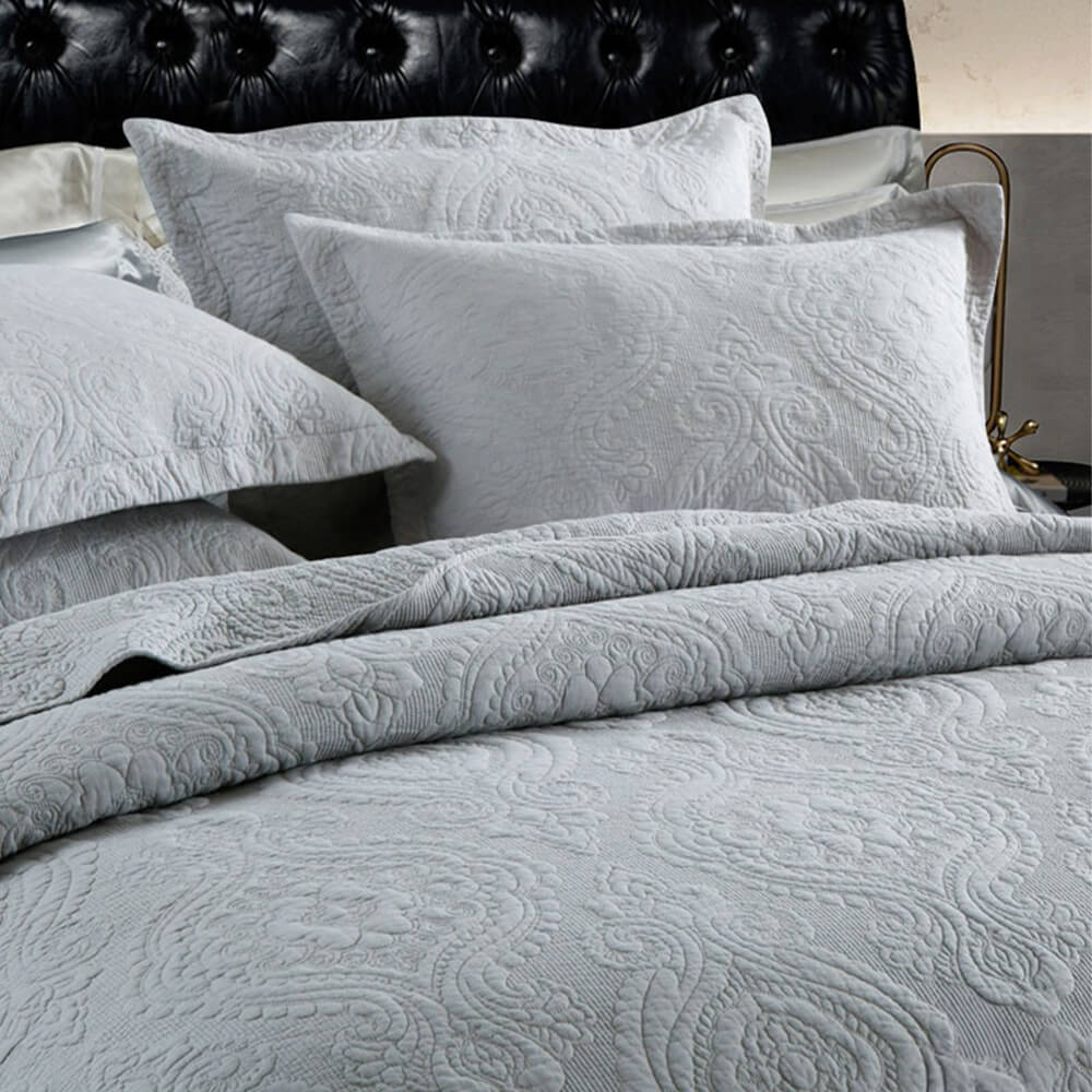 Luxury Lightweight Reversible Solid Quilted Cotton Bedspread Set