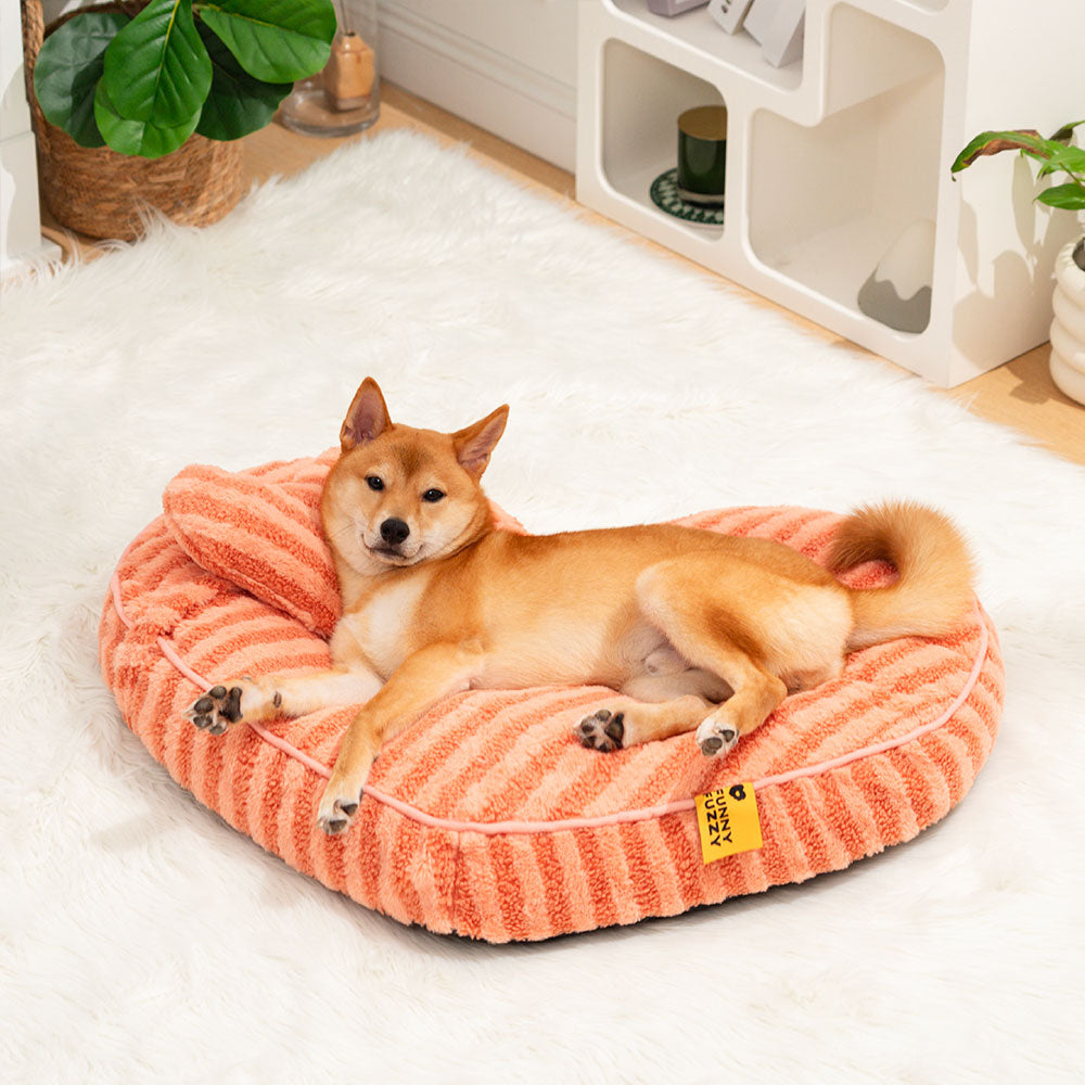 Cama para perros y gatos con forma de corazón de peluche, esponjosa y calmante con almohada