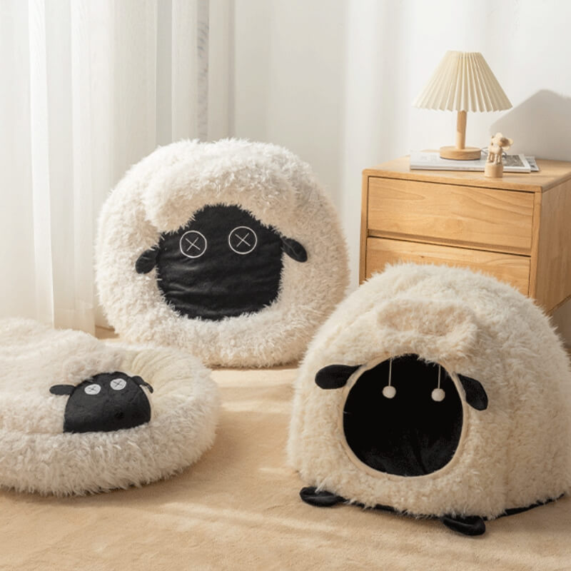 Fully Enclosed Warm Lamb-Shaped Cat Bed