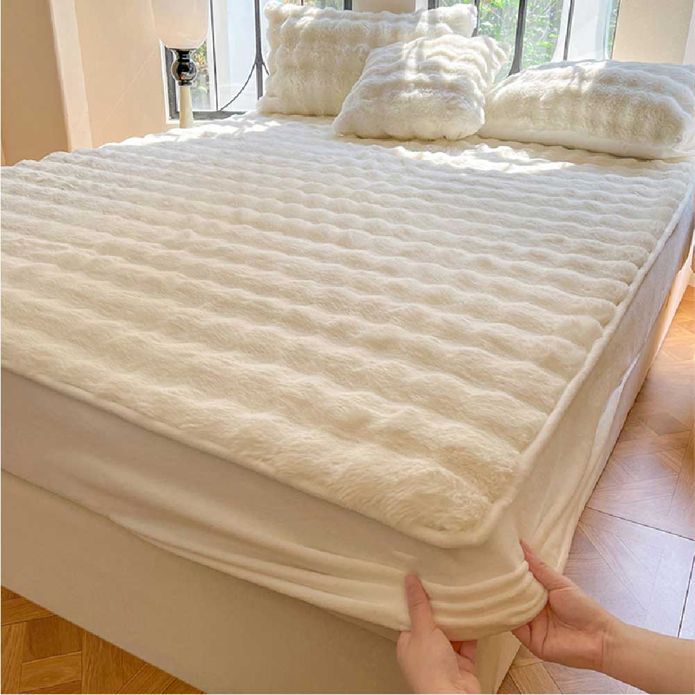 Plush Bubble Skin-Friendly Warm Fitted Sheet Mattress Cover